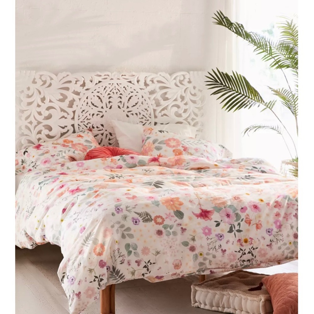 Urban Outfitters Full/Queen Olivia Floral Duvet Cover & Pillow Shams